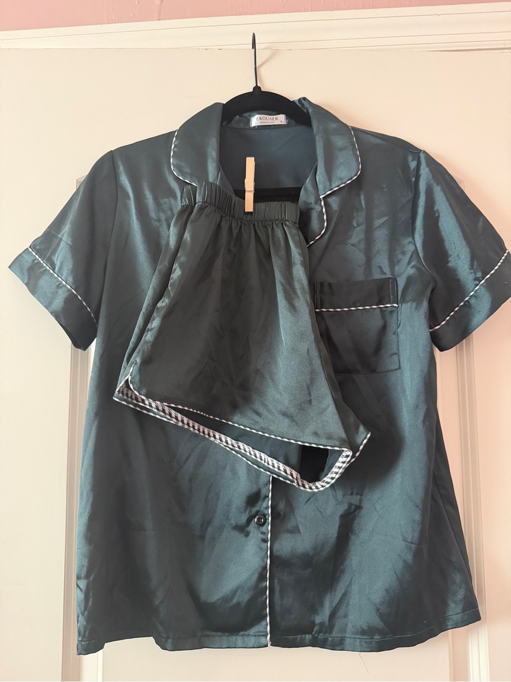 Women’s silky satin Ekouaer size small 2 piece pajamas set NWOT